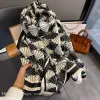 27 High-speed jacquard series Ginkgo leaf e-commerce live streaming supply chain cross-border scarf wholesale supply Application Scenario